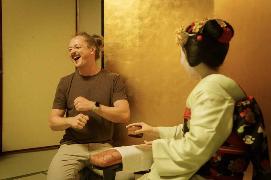 Kyoto: Geisha Dinner & Gion Cultural Walk - The 3-Hour Plan: Gion Shirakawa to Hanamikoji Street