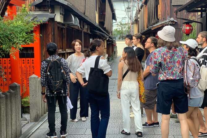 Kyoto Geisha District Walking Tour in Gion - Stop 4: Tatsumi Bridge and the Movie-Set Feeling