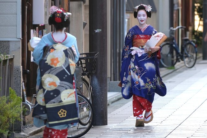 Kyoto Gion: 2-Hour Geisha Culture & History Walking Tour - The 2-hour pace and where you start near Shijo-ohashi Bridge