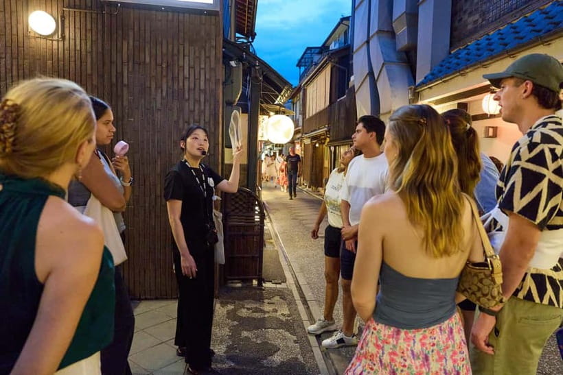 Kyoto: Gion Geisha District Walking Tour - Stories of Geisha - Key things that make this tour worth your evening