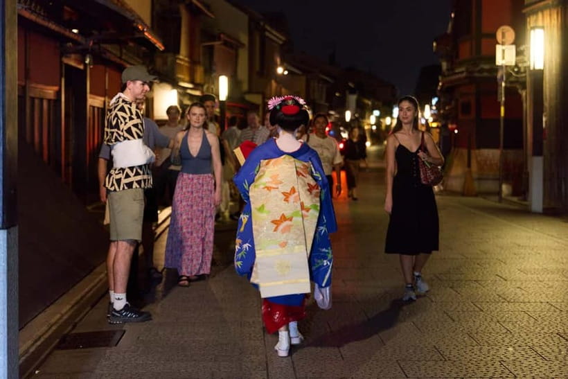 Kyoto: Gion Geisha District Walking Tour - Stories of Geisha - Pontocho Alley: the entertainment district lane you can read with a guide