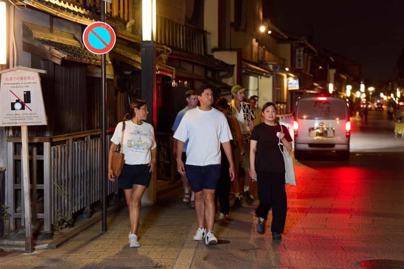 Kyoto: Gion Geisha District Walking Tour - Stories of Geisha - Price and value for a focused 2-hour introduction