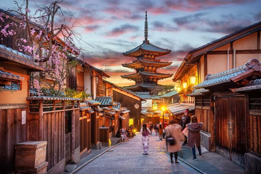 Kyoto: Gion Hidden Gems & Geisha Culture Tour - Starting at Macdonald Shijo Ohashi: the easy meeting point