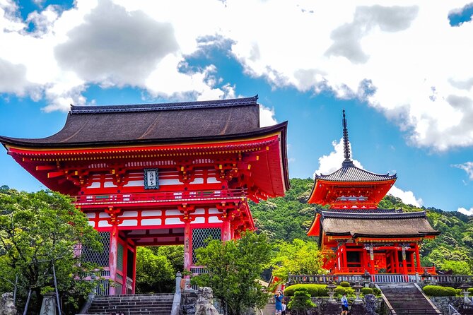 Kyoto Gion Historical Walking Tour - Tatsumi Bridge and Gion Shibashi, the mood setter near the water