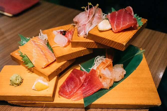 Kyoto: Gion Local Food Tour (Taste 15 Dishes) - Stop 3 at Gion Shirakawa: sushi and tempura, plus your included drinks