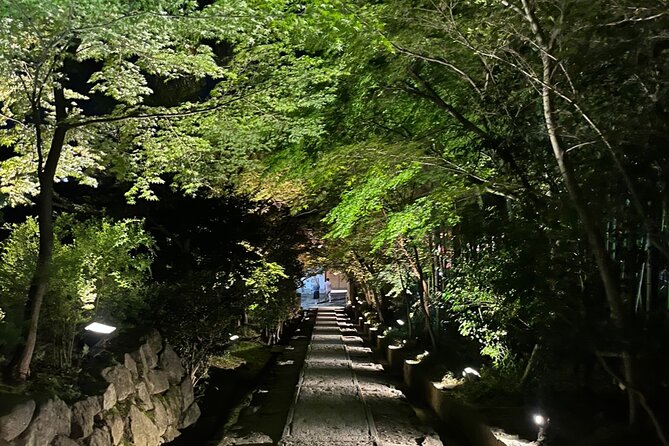 Kyoto: Gion Magical Night Walking Tour - The 400-year-old memorial garden with tea house and bamboo grove