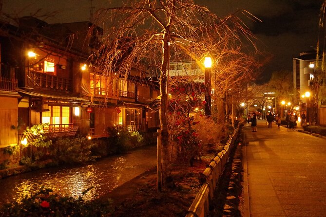 Kyoto: Gion Night Walking Tour with Geisha Insight - Stop 2: Kawaramachidori and the Shijo-Kawaramachi contrast