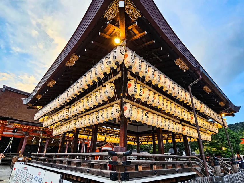 Kyoto: Gion Sunset Walking Tour with Local Guide - Pontocho at night to Sanjo Bridge: finishing where the lights feel real