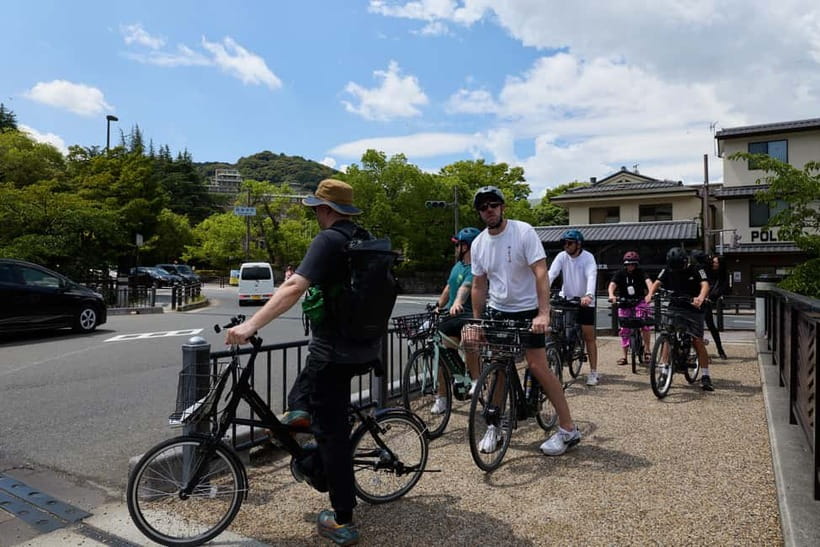 Kyoto: Hidden Gems E-Bike Tour Through Backstreets & Temples - The ride itself: what it feels like in real life