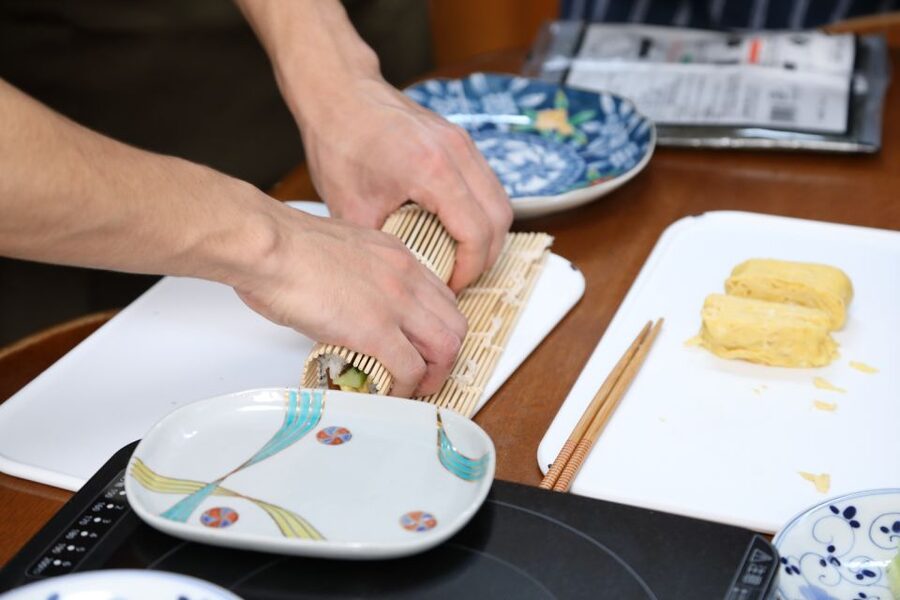 Kyoto Home Cooking Class ＆Supermarket tour near Fushimiinari - A Kyoto home class near Fushimi-inari, centered on Dashi