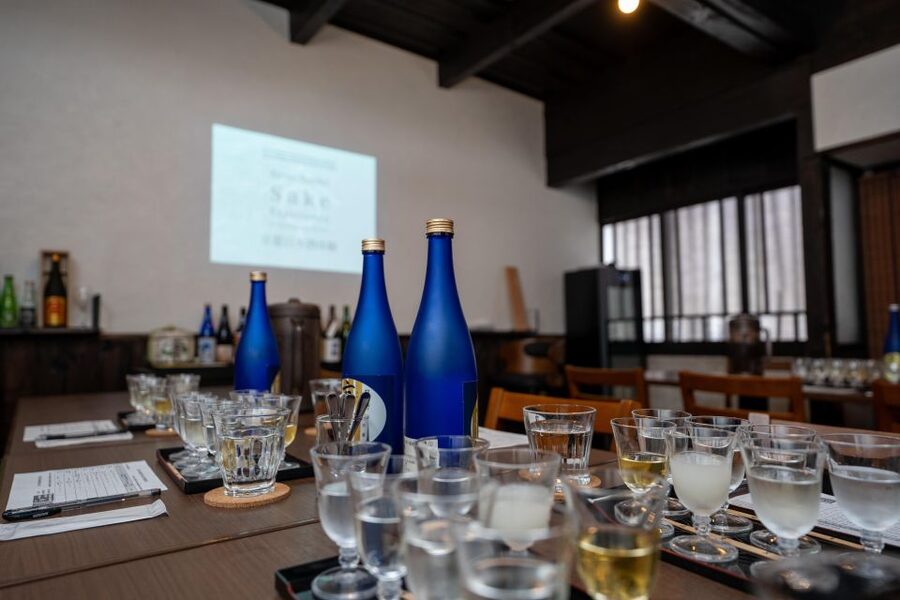 Kyoto: Insider Sake Experience with 7 Tastings and Snacks - Learning to read sake bottles and menus like a pro