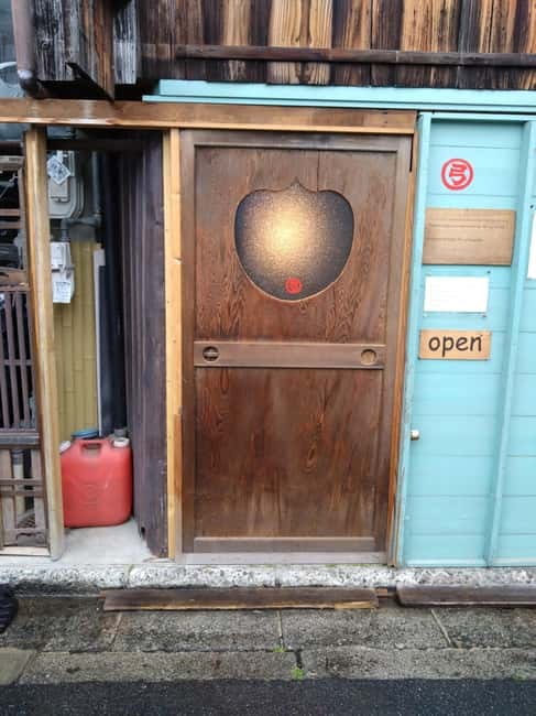 Kyoto: Japanese Archery Workshop with Experienced Instructor - Meet the Instructor and the Small-Group Setup (Up to 4)