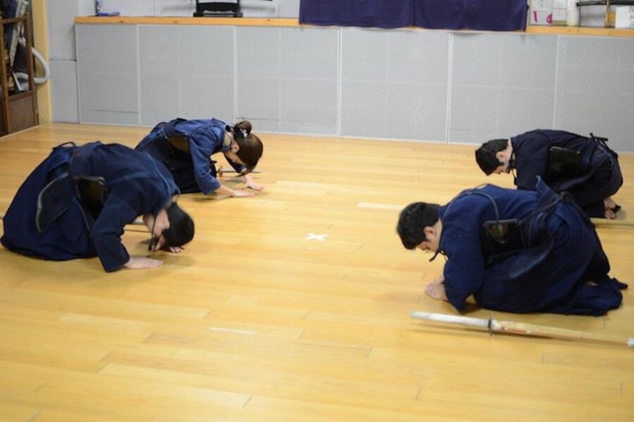 Kyoto: Kendo Samurai Experience Tour - Getting to JR Hanazono station and making the 2-hour window work