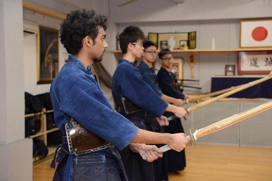 Kyoto: Kendo Samurai Experience Tour - Gear fitting and dojo etiquette: the calm start before the strikes