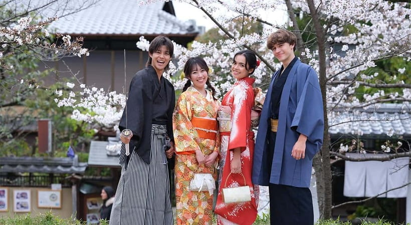 Kyoto Kimono Rental mimosa |Kimono/Yukata Rental Couple Plan - Kyoto Kimono Rental Mimosa, right in the Higashiyama rhythm