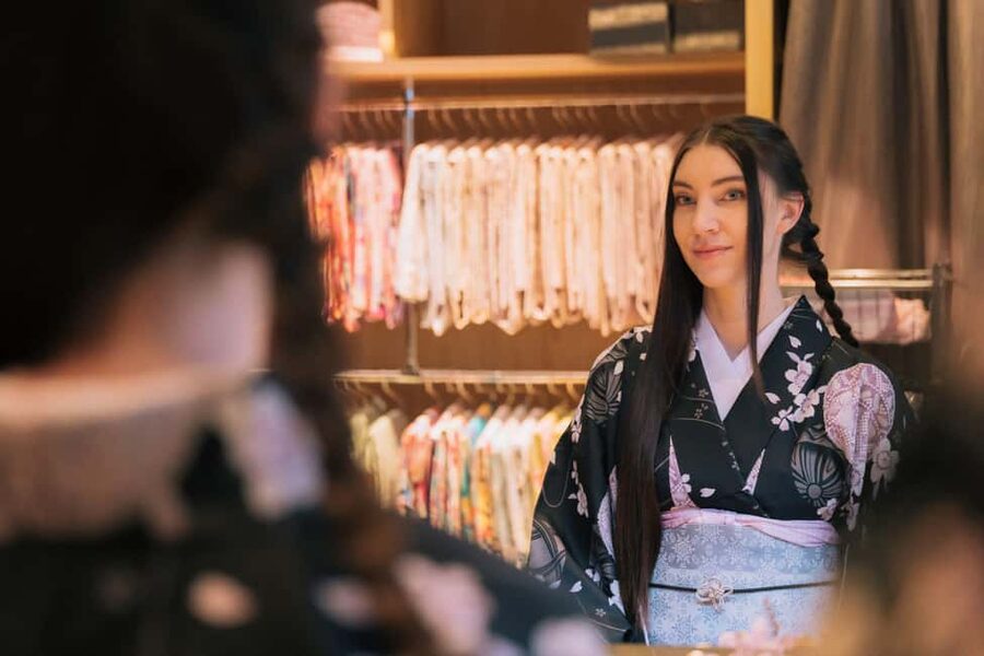 Kyoto: Kimono Tea Ceremony at Orizuruya Gion - Wagashi and Your First Sip: What to Notice