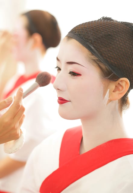 Kyoto: Maiko Makeover and Photoshoot Experience - The 150-minute flow: from locker to photo handoff