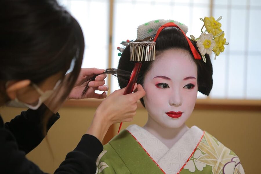 Kyoto: Maiko Makeover and Photoshoot Experience - Who should book, and who should skip it