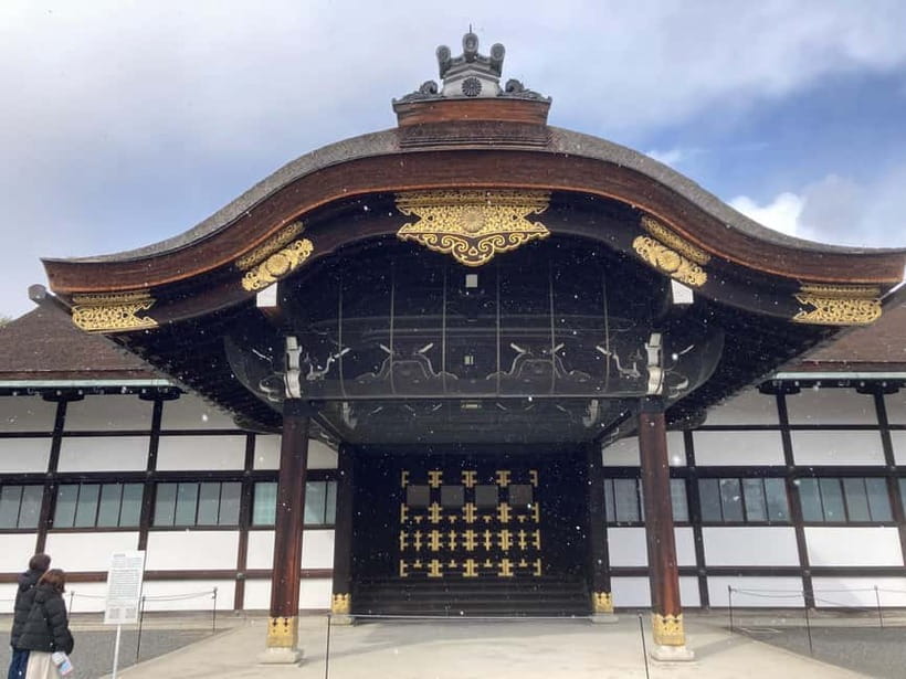 Kyoto: Nijo Castle and Kyoto Imperial Palace Guided Tour - Entering Nijo Castle: Tokugawa power made visible