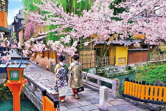 Kyoto: Nijo, Kinkaku-ji, Arashiyama, Kiyomizu & Fushimi Inari - Kiyomizu-dera: the longest stop for hill views and slow wandering