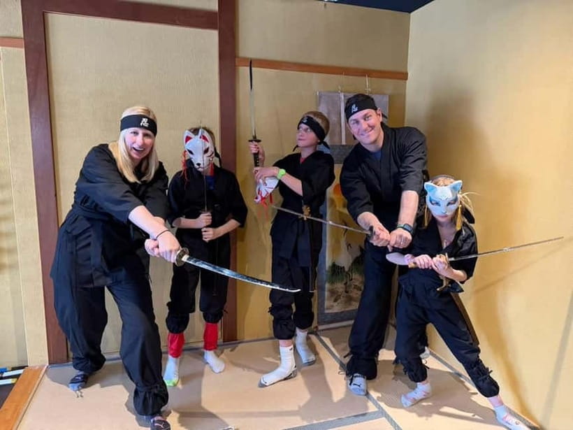 Kyoto: Ninja Experience Cafe Kyoto Gion - The costume change: fun look, practical prep