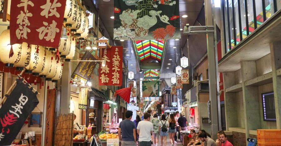 Kyoto: Nishiki Market Brunch Walking Tour-7 Tastings+Brunch - Gion Morning Walk: From Gion Shijo Area to Shijo-ohashi Bridge and Pontocho
