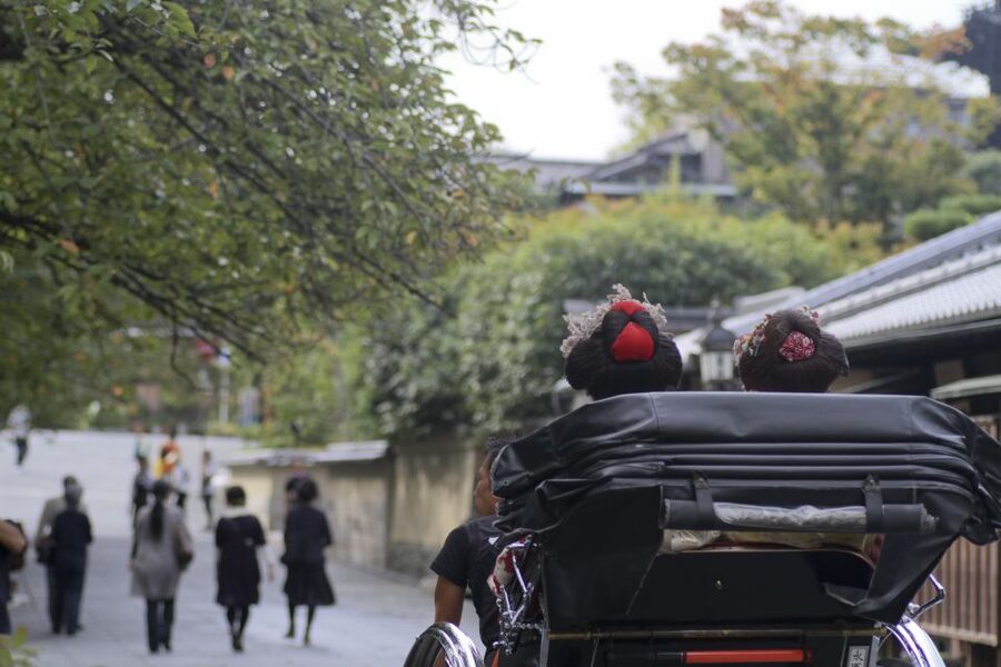 Kyoto: Private Rickshaw Tour of Gion and Higashiyama Area - Why rickshaws work so well in Kyoto’s old neighborhoods