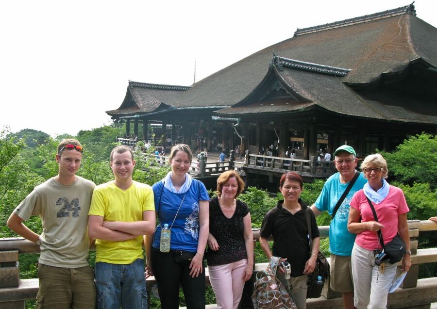Kyoto: Private Tour with Local Licensed Guide - Gion and the Kyoto Shopping and Dinner Rhythm