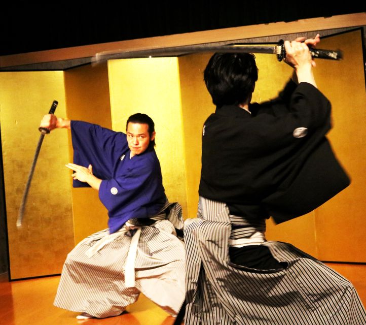 Kyoto: Samurai Kenbu Traditional Sword Dancing Show - The mini sword lesson: what you get, and what you do not