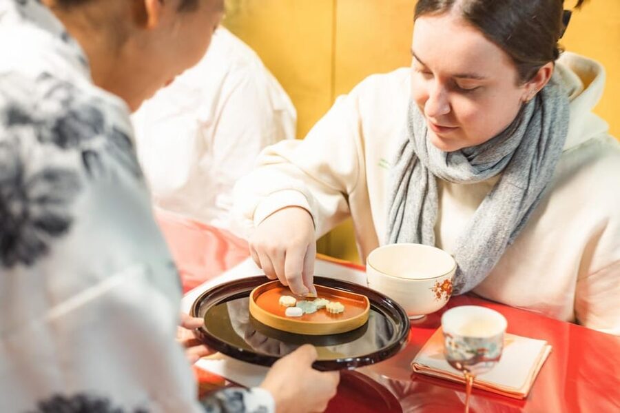 Kyoto: Table-Style Tea Ceremony at a Kyo-Machiya - Photo Moments In A Kyoto Garden And Townhouse (Using Fun Props)