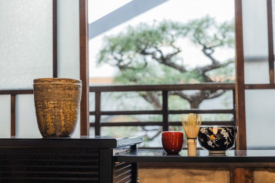 Kyoto: Table-Style Tea Ceremony at a Kyo-Machiya - Shrine-Style Purification In The Garden, Before You Sip