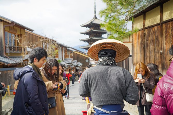 Kyoto Tea Ceremony & Kiyomizu-dera Temple Walking Tour - How the guided photos and walking structure actually help