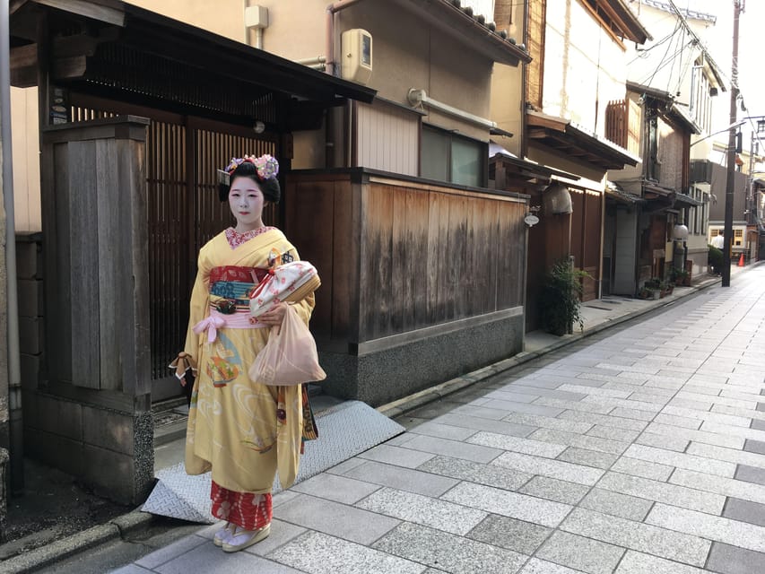Kyoto: The Geisha Districts of Kyoto Walking Tour - Starting in Miyagawacho: The Smart Way to Begin a Geisha Walk