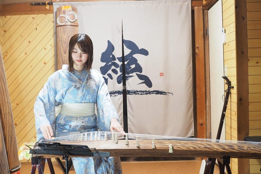 Kyoto: Traditional Concert at Townhouse or Bathhouse - Historic Bathhouse Hall: Duets and Resonance That Makes the Music Larger