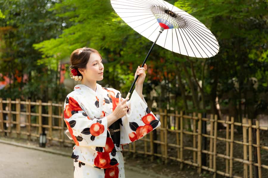 Kyoto: Traditional Kimono Rental - Photography Rules Inside the Shop, and How to Plan Your Shots Outside