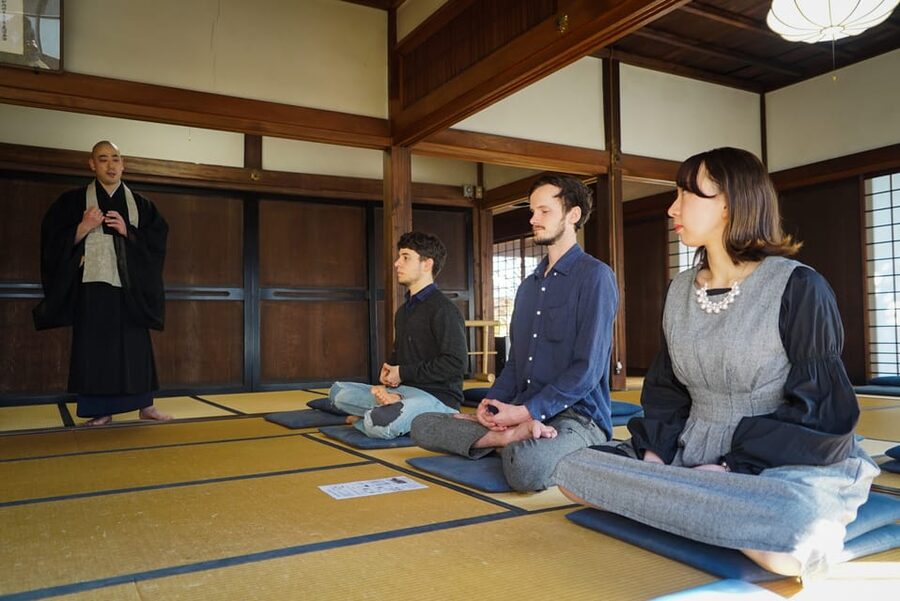Kyoto: Zen Meditation and Garden Tour at a Temple with Lunch - Where the Calm Starts: The Zen Garden Before You Sit