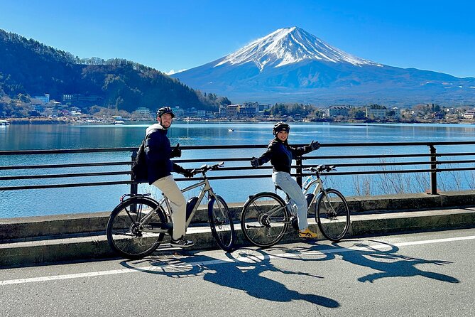 Lake Kawaguchi Explorer: E-Bike Guided Tour - Ubuyagasaki and the upside-down Mt. Fuji moment