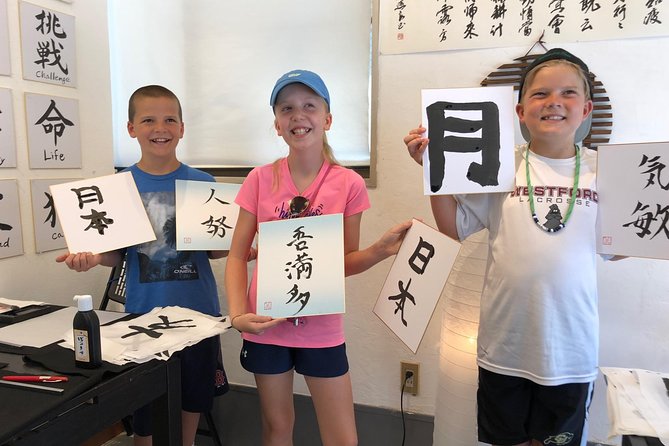 Let's experience calligraphy in YANAKA, Taito-ku, TOKYO !! - Your instructor makes or breaks the lesson, and here it sounds strong