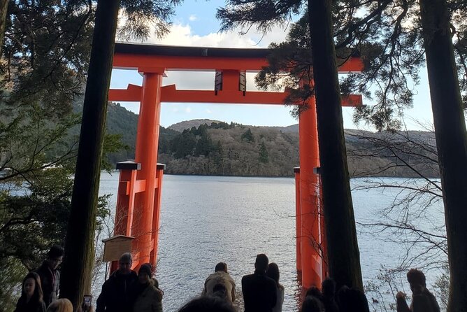 Majestic Mt. Fuji & Hakone Retreat -A Private Day Tour from Tokyo - Oshino Hakkai: The 8-Pond Stop That’s Easy to Enjoy