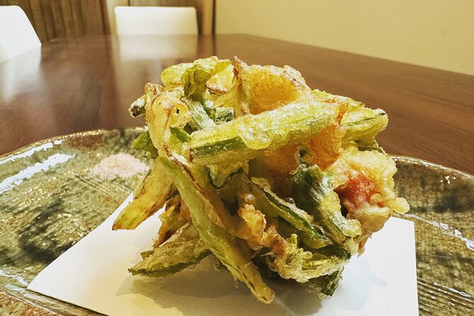 Mondo's most popular plan! Experience making soba noodles and the king of Japanese cuisine, tempura, in Sapporo! - The Tempura Part: Crispy Companion to Your Chewy Noodles