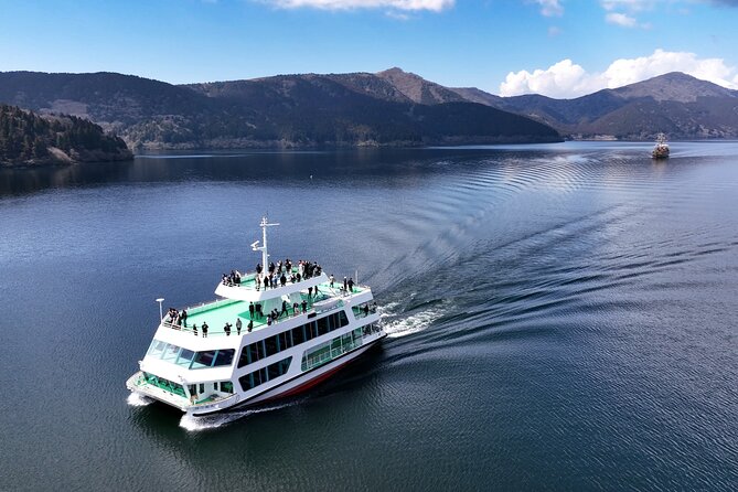 Mt Fuji & Hakone Cruise, Drum Show Bus 1 Day from Tokyo Sta. Area - Lake Ashinoko Cruise on the Sorakaze: Short, Peaceful, and Photo-Friendly