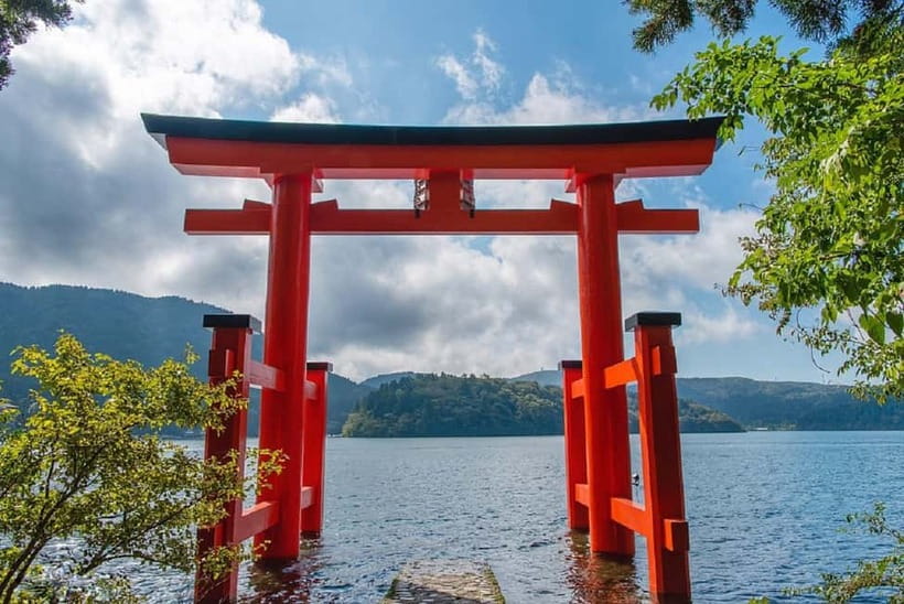 Mt Fuji Hakone/Enoshima Tour:Optional Ropeway/Lake Ashi Boat - Hakone Ropeway over volcanic terrain: where the views get higher