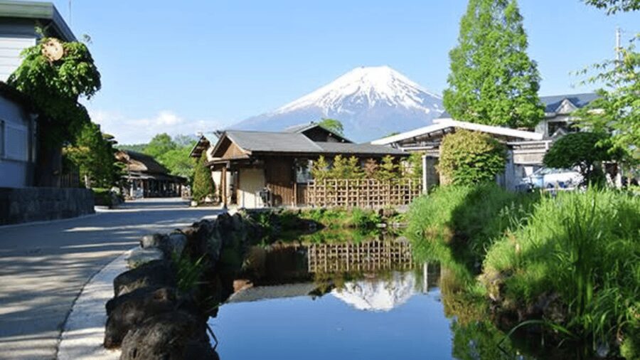 Mt Fuji Sightseeing Private tour with English Speaking Guide - Oshino Hakkai: The Fuji Springs Stop That Feels Calmer