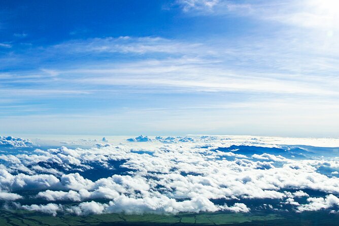 Mt.Fuji Trekking 1 Day Tour up to the summit - Guides, Poles, and Oxygen Cans: Support That Matters at Altitude