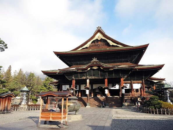 Nagano Sake Tasting Walking Tour - Zenko-ji Temple Stop: More Than a Quick Photo Break