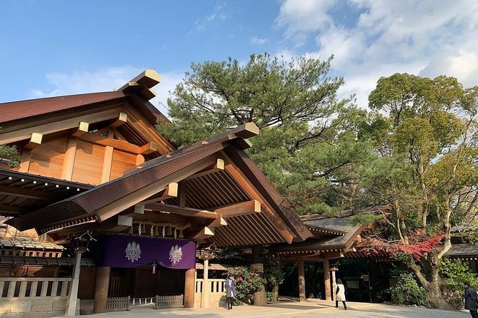 Nagoya Half-day Private Custom Tour with National Licensed Guide - Tokugawa Garden and Shirotori Garden: calm spaces with Edo-period style