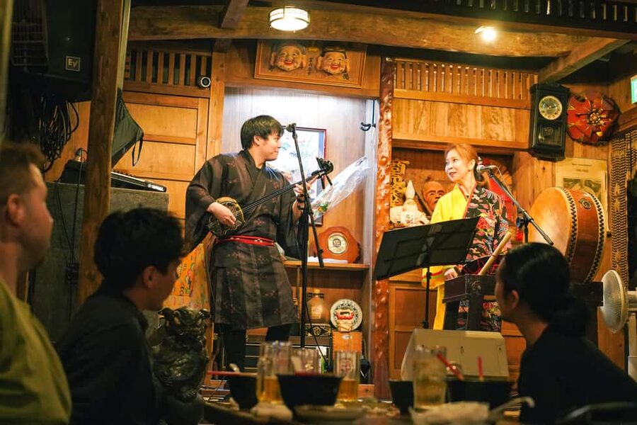 Naha Bar Hopping Tour in Okinawa - Stop 3: the Sanshi live music finish, dancing included