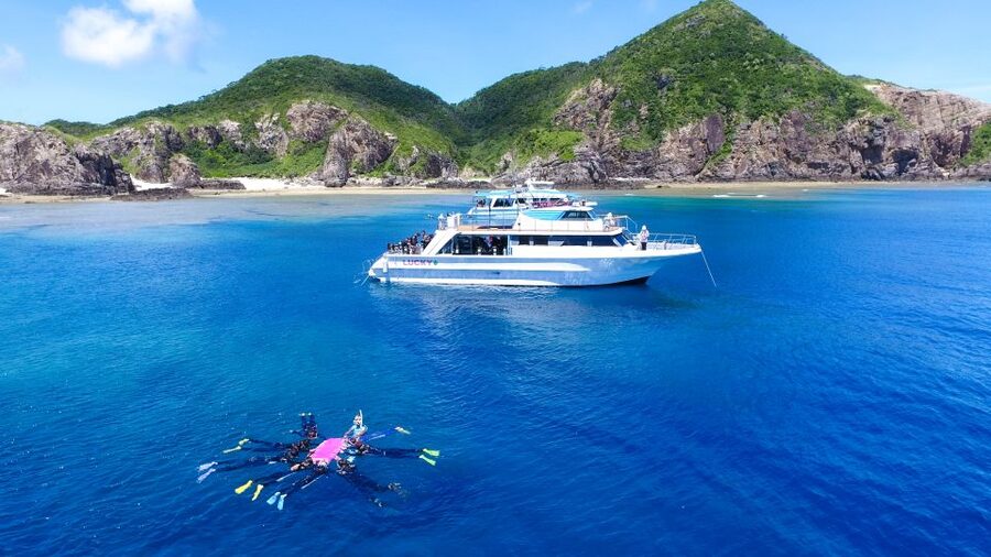 Naha, Okinawa: Keramas Island Snorkeling Day Trip with Lunch - Hot showers and changing rooms, the end-of-day win