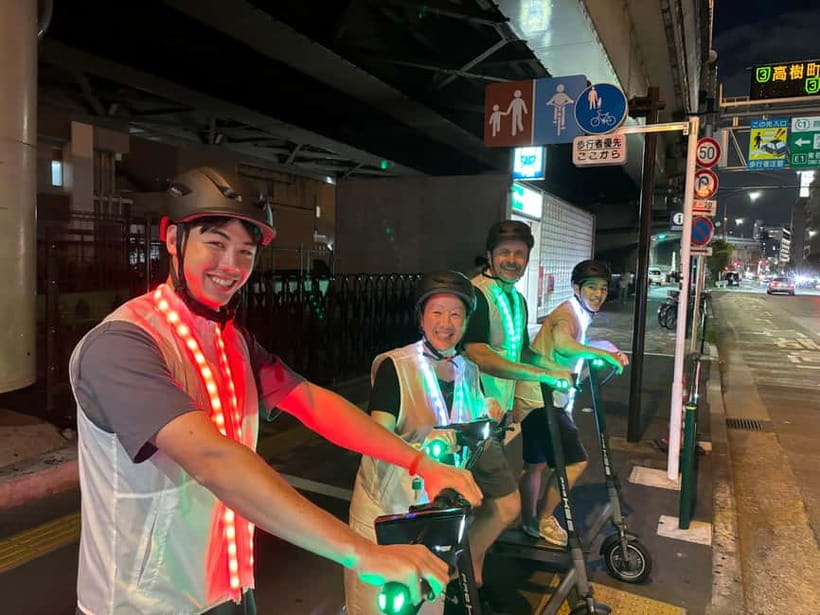 Night E-Scooter Ride to Tokyo Tower - No License Needed - Zojo-ji Temple photo stop, a calm contrast to the ride