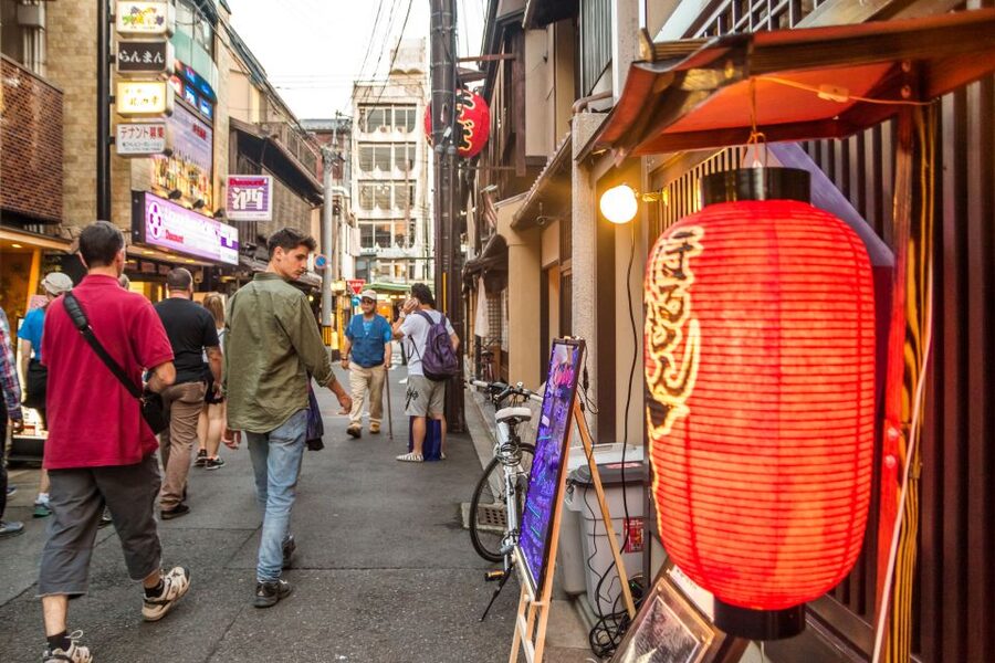 Night Walk in Gion: Kyoto's Geisha District - Who This Tour Suits Best in Kyoto